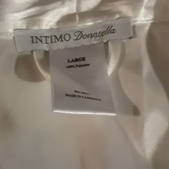 Beautiful Brides Robe size large - Picture 4 of 4